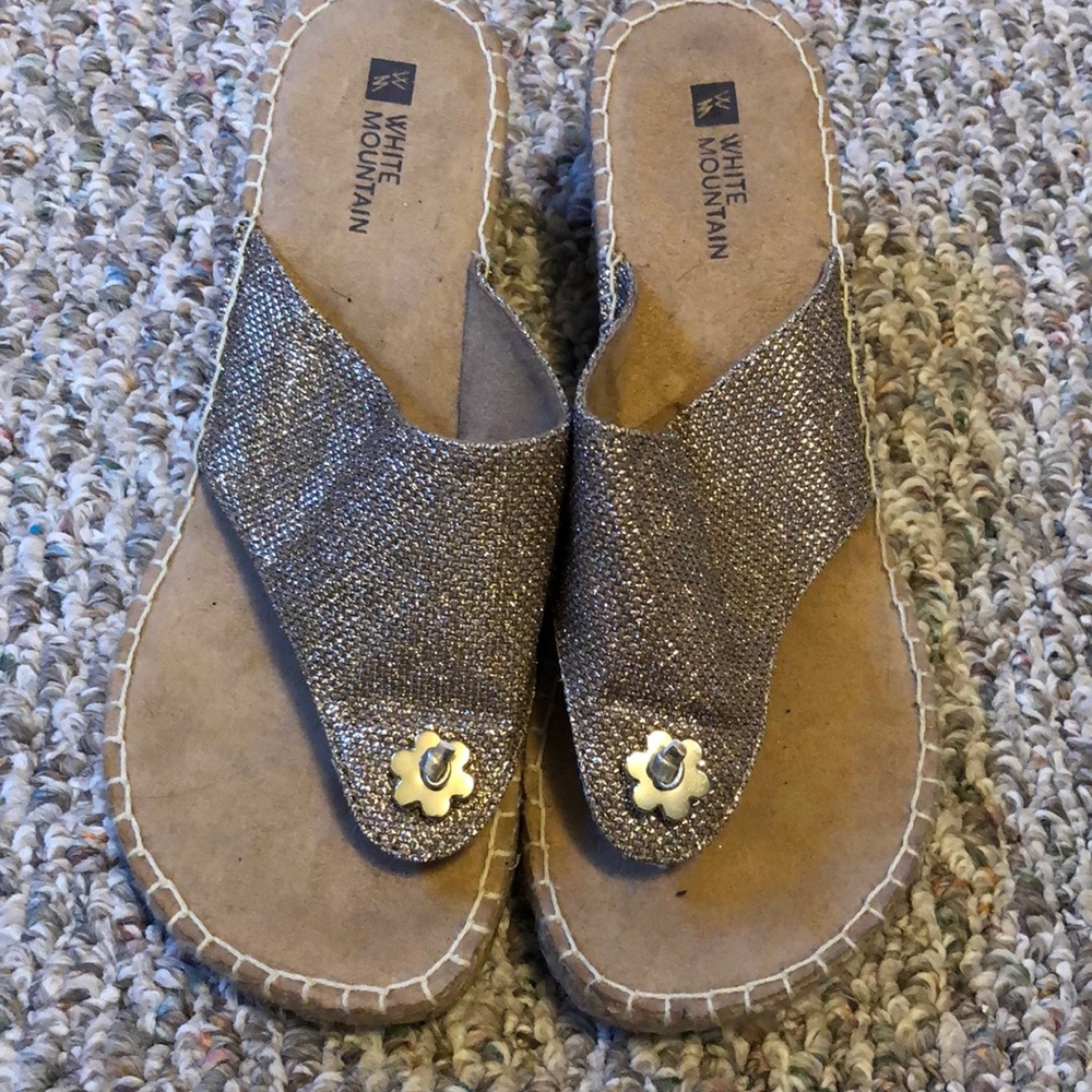 White mountain sandals size 7m